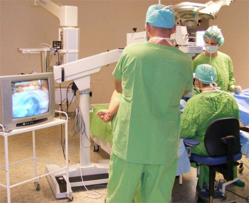 Szerződést bont Gyöngyös a HospInvesttel