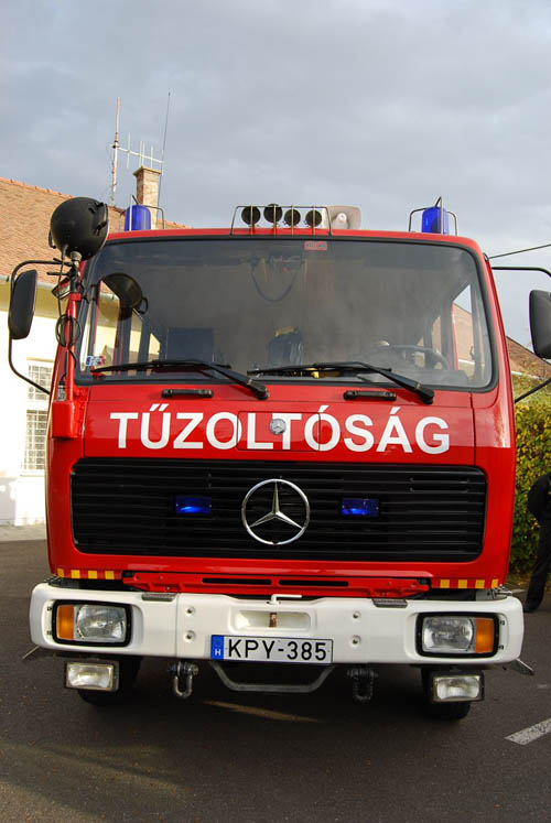 Gyöngyösi tűzoltók mentettek az M3-as autópályán