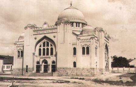 A gyöngyösi zsinagóga épületét meggyalázták