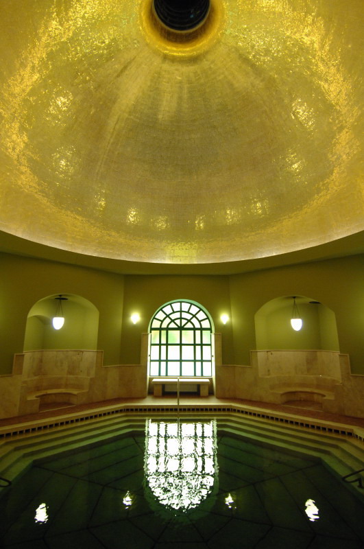 A Török fürdő belülről fürdő