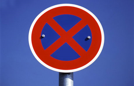 A zöldterületen még megállni is tilos megállni tilos