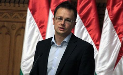 Szijjártó Péter és Habis László adta át a ZF Lenksysteme újabb beruházását