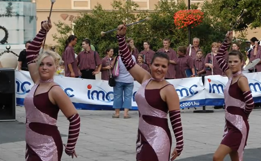 Zenés parádét szervezett az egri Majorette Egyesület