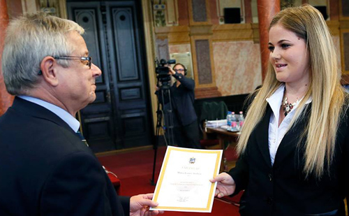 Habis László gratulált az egri ösztöndíjasoknak