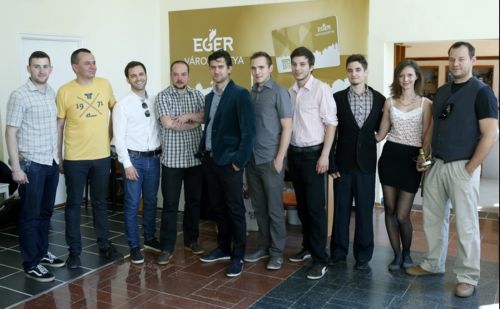 Átadták az ötezredik egri városkártyát