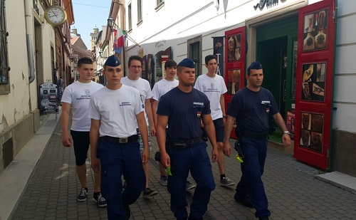 Diákok segítik az egri rendőrség munkáját
