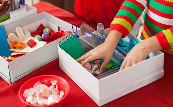 Hét helyszínen lehet leadni Egerben az adomány cipősdobozokat