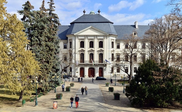Mentorprogramhoz csatlakozott az Eszterházy Károly Egyetem