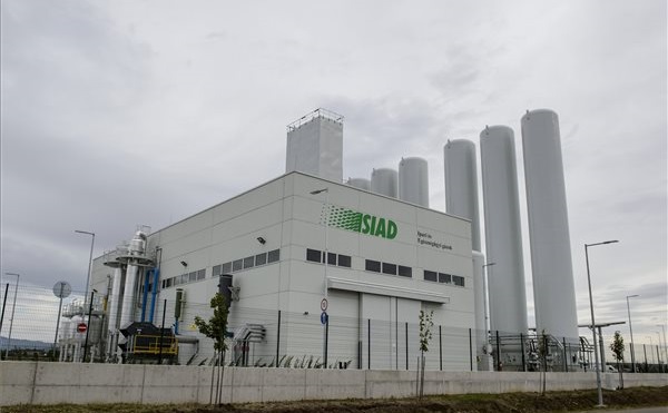 Átadták a SIAD cégcsoport új gyárát Gyöngyöshalászon