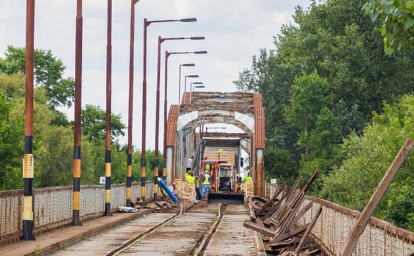 Hetekre lezárják a kiskörei Tisza-hidat jövő szerdától felújítás miatt 